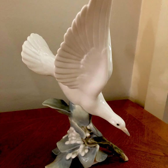Lladro bird figurine
